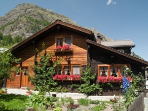 Chalet fleuri