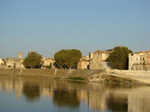 Arles banner