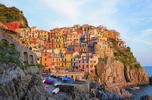 Picturesque village of Manarola Cinque terre, Italy.