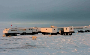 tundra_buggy_lodge_2004-11-161